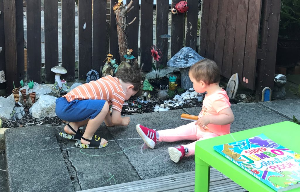 25 Ideas for Entertaing Your Grandchildren