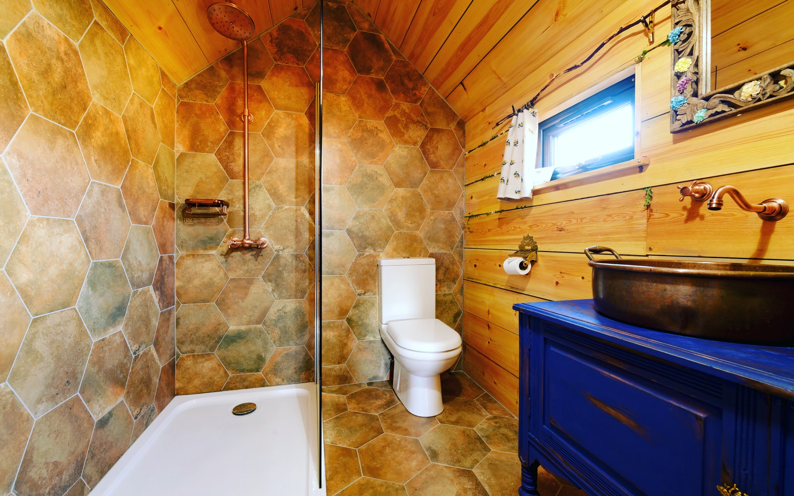 Romantic Getaway in a Wood Cabin